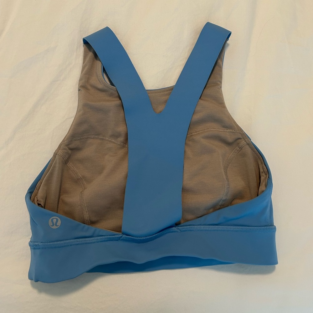Light blue lulu sports bra size 4